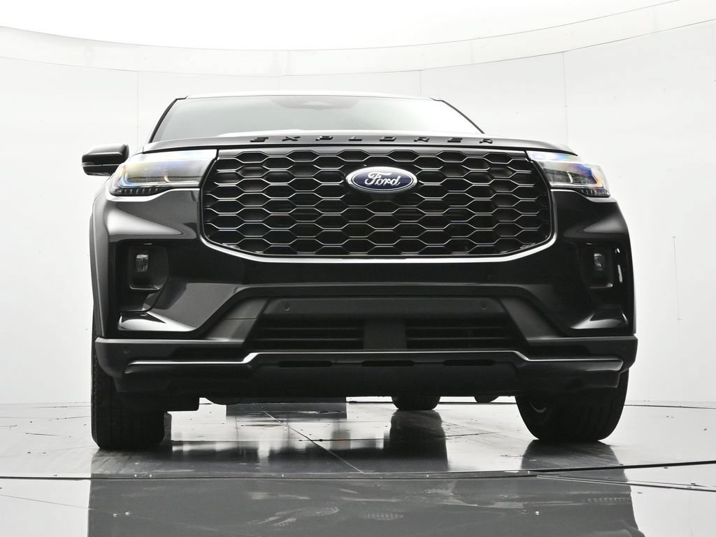Certified 2025 Ford Explorer ST-Line w/ Premium Package RWD image 38