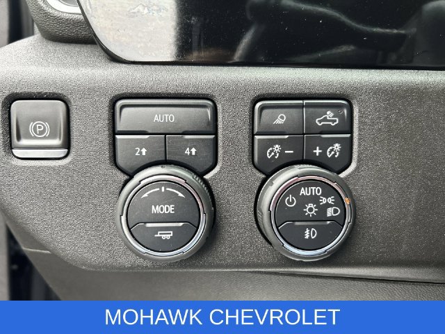 Certified 2022 Chevrolet Silverado 1500 LT w/ Protection Package AWD/4WD image 18
