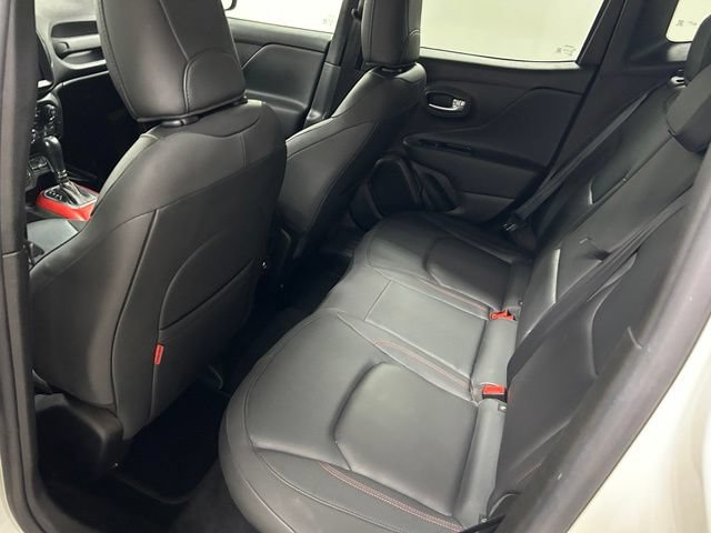 Used 2021 Jeep Renegade Trailhawk AWD/4WD image 15