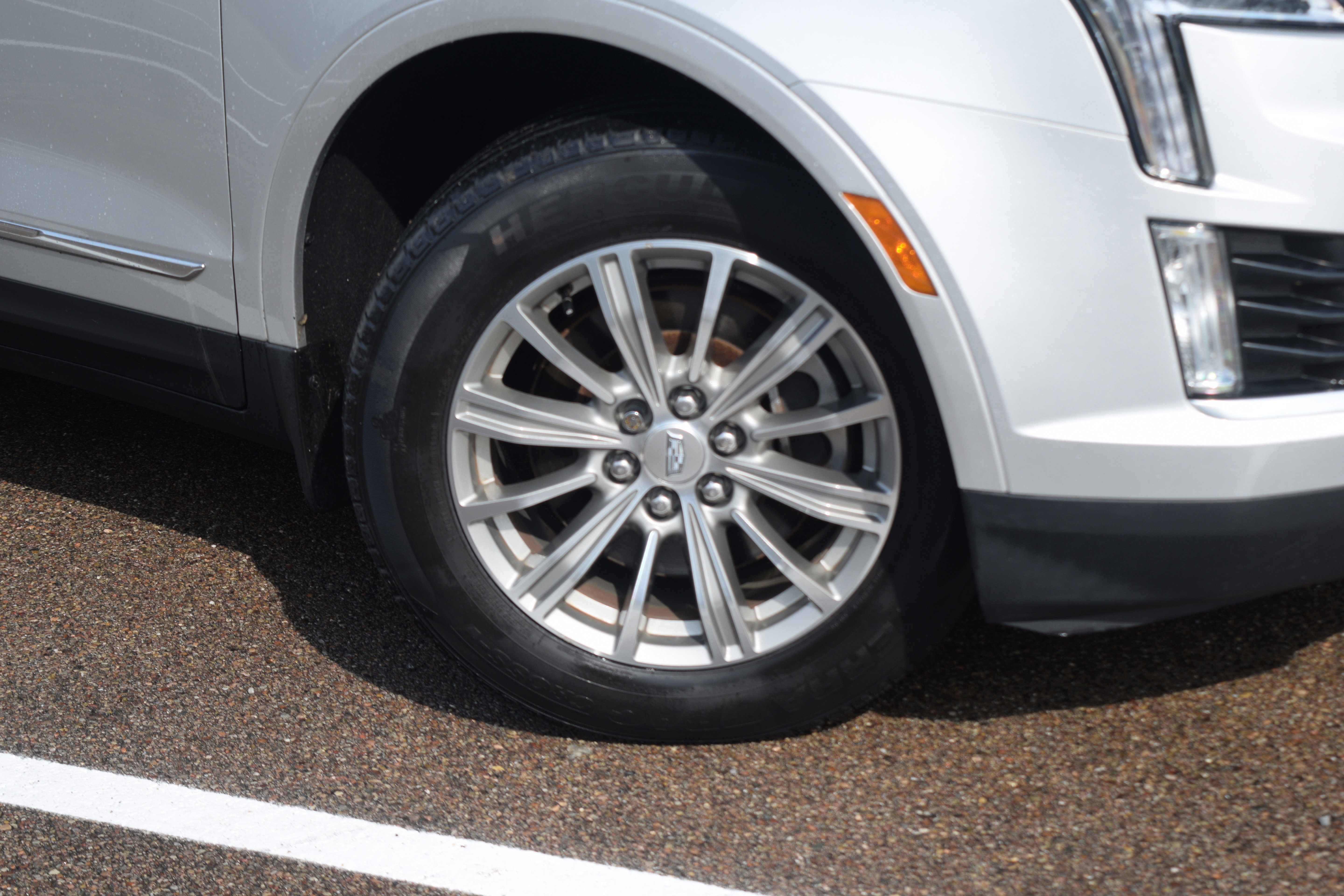 Used 2017 Cadillac XT5 Luxury w/ Driver Awareness Package FWD image 29