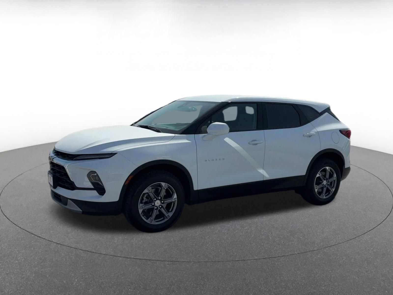 Used 2025 Chevrolet Blazer LT FWD image 6