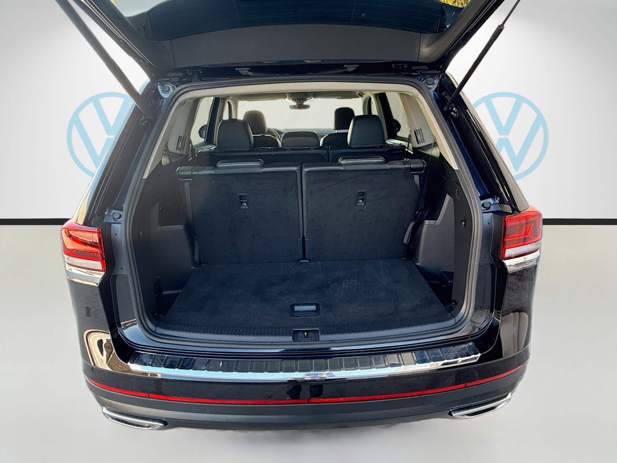 Certified 2025 Volkswagen Atlas SE image 26