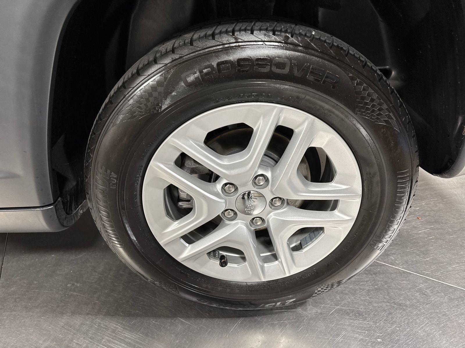 Used 2018 Jeep Compass Sport FWD image 11