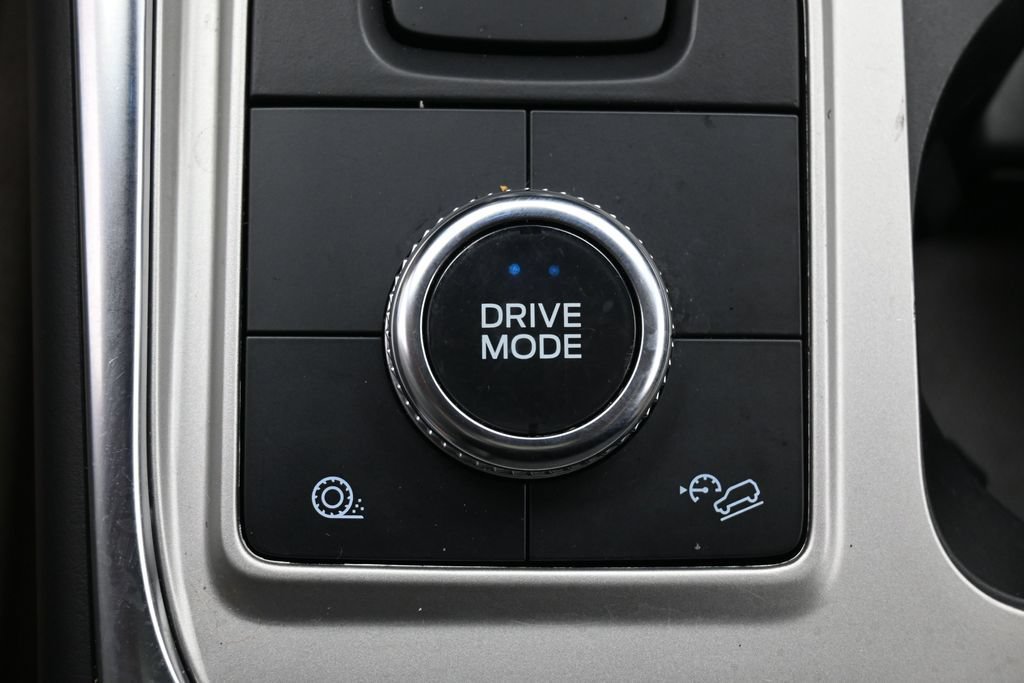 Used 2022 Ford Explorer Limited w/ Equipment Group 301A AWD/4WD image 27