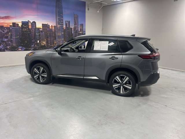 Used 2023 Nissan Rogue SL w/ SL Premium Package image 4