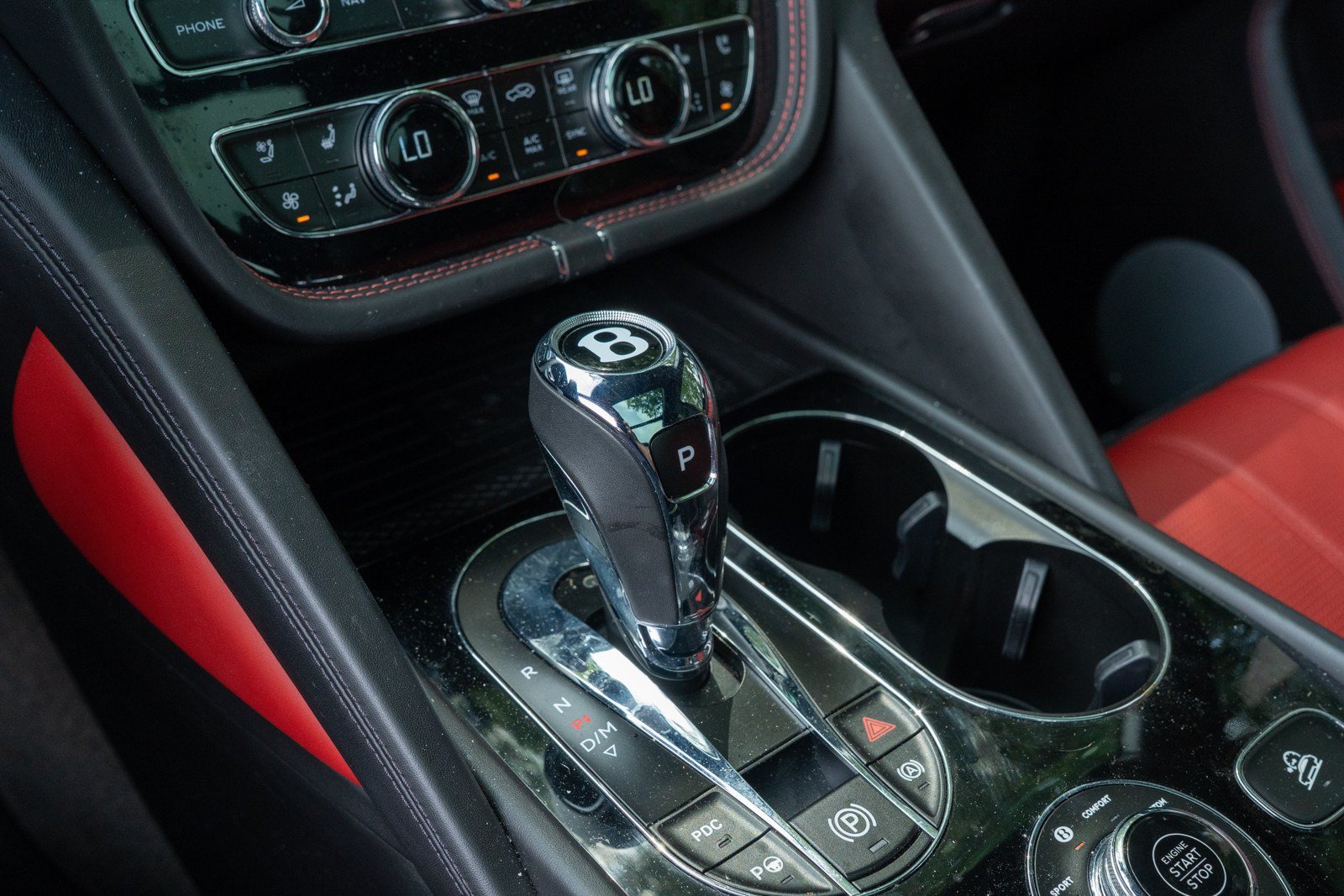 Used 2022 Bentley Bentayga AWD/4WD image 23
