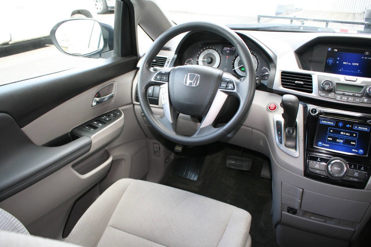 Used 2015 Honda Odyssey EX image 16