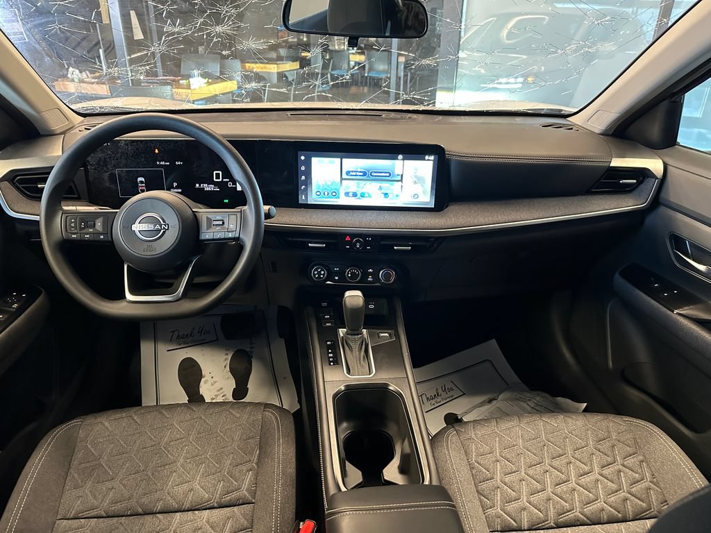 Used 2025 Nissan Kicks SV AWD/4WD image 9