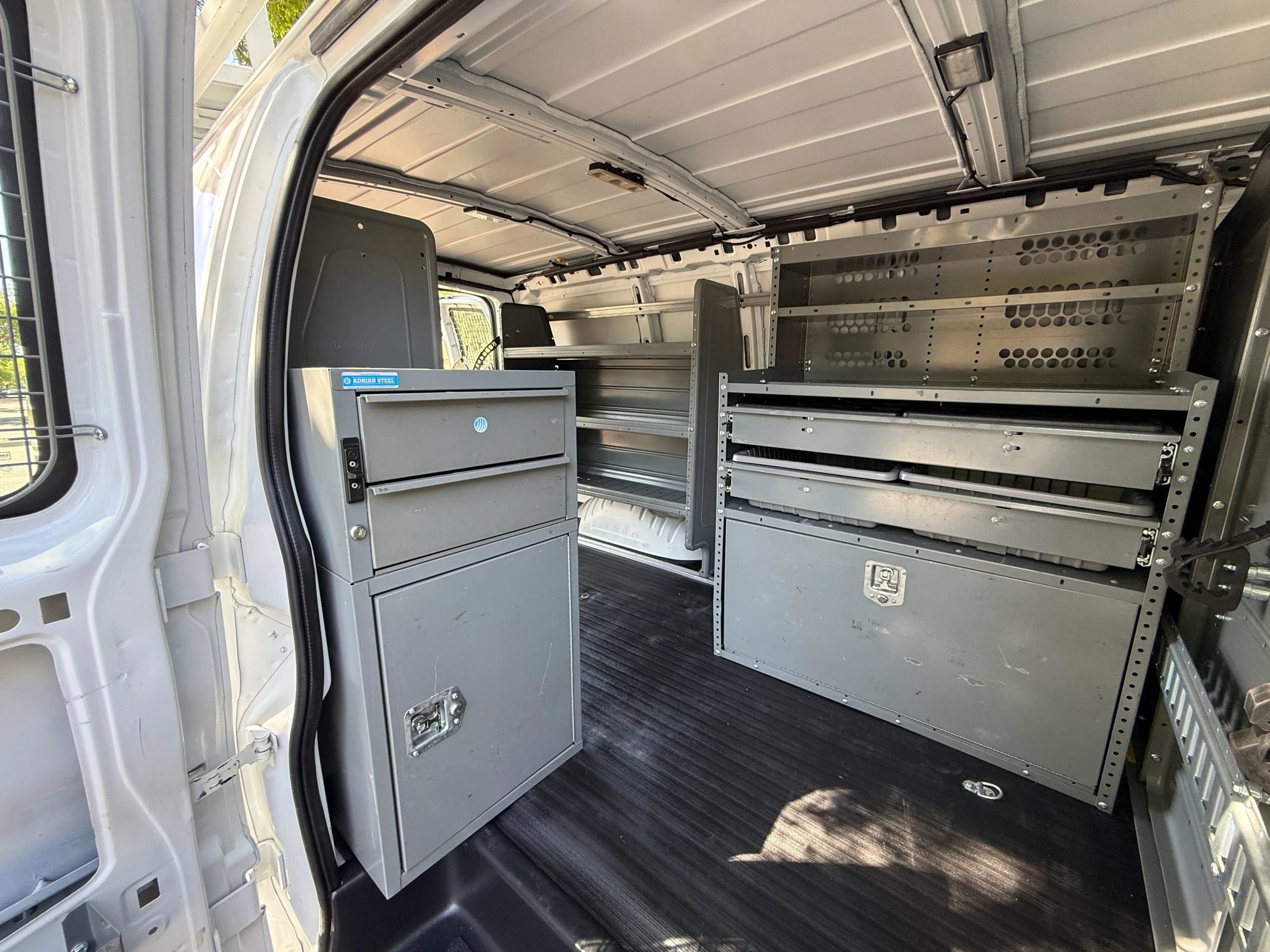 Used 2015 Chevrolet Express 2500 RWD image 20