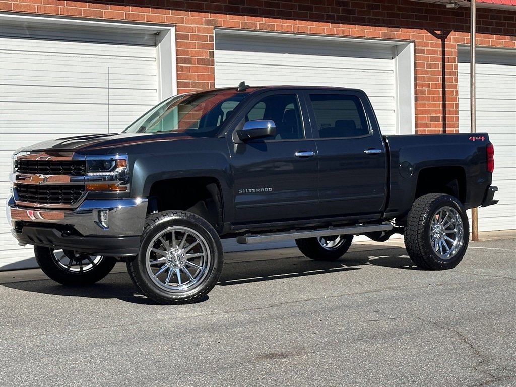 Used 2018 Chevrolet Silverado 1500 LT w/ All Star Edition image 7
