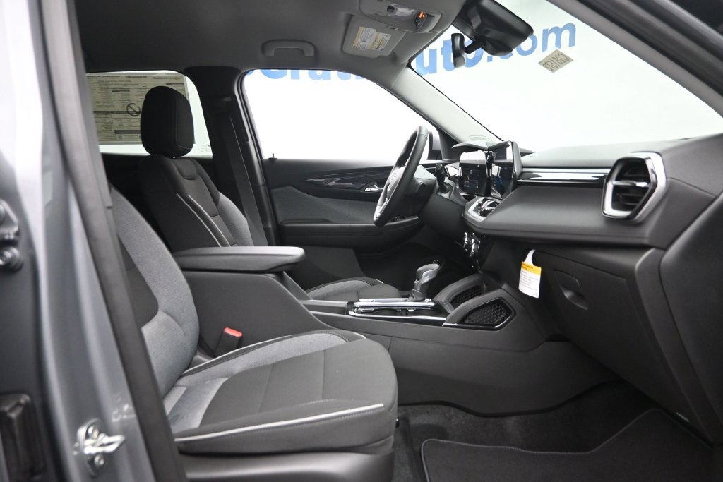 New 2026 Chevrolet TrailBlazer LT w/ Convenience Package AWD/4WD image 9
