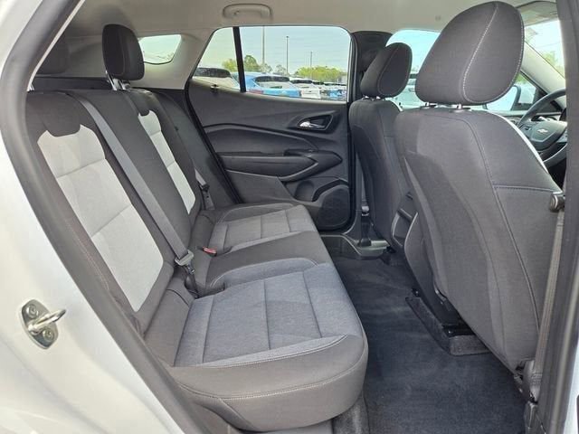 Used 2024 Chevrolet Trax LS w/ LS Convenience Package image 17