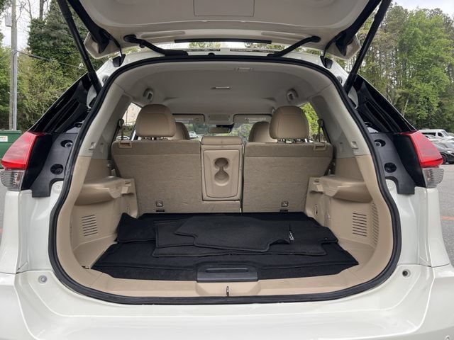 Used 2020 Nissan Rogue SV FWD image 26