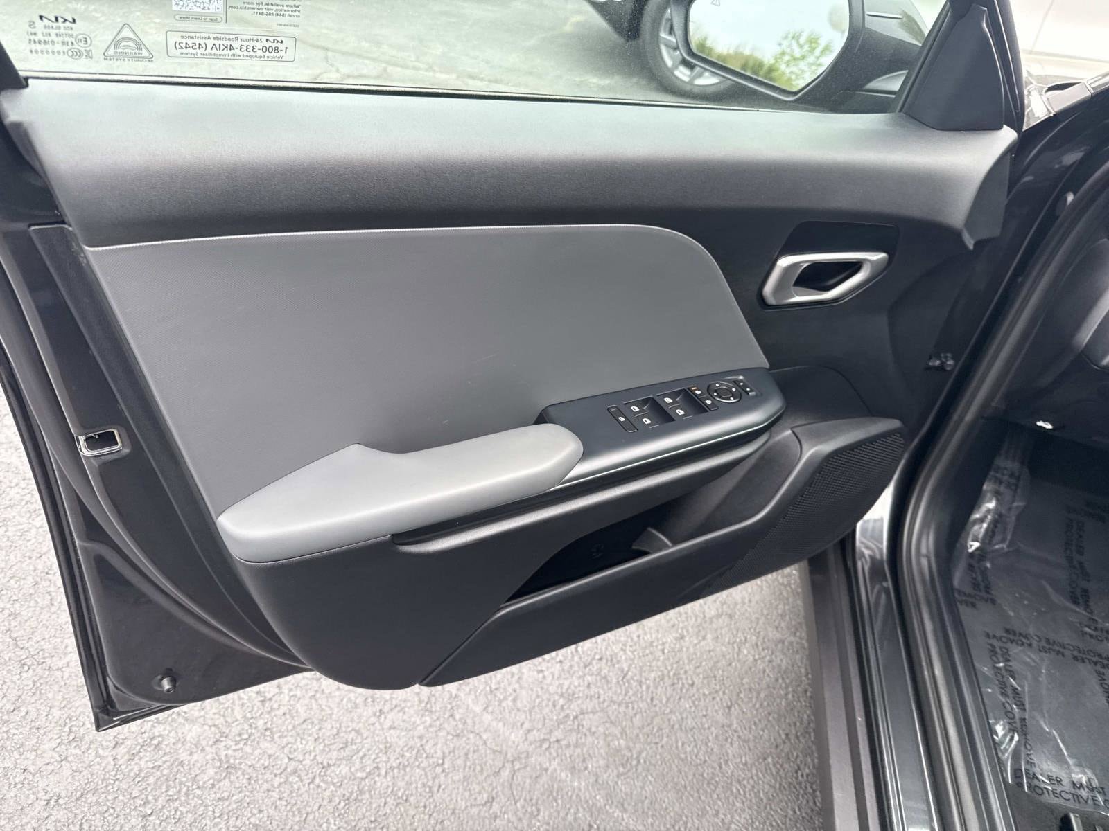 Used 2025 Kia K4 FWD image 16