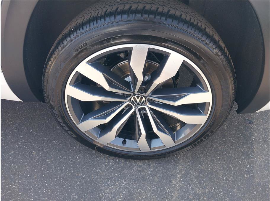 Used 2023 Volkswagen Atlas SEL Premium AWD/4WD image 9