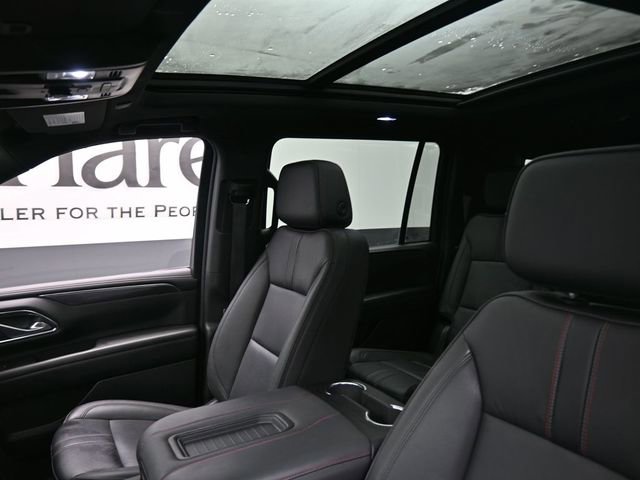 Used 2024 Chevrolet Suburban RST w/ Luxury Package image 17