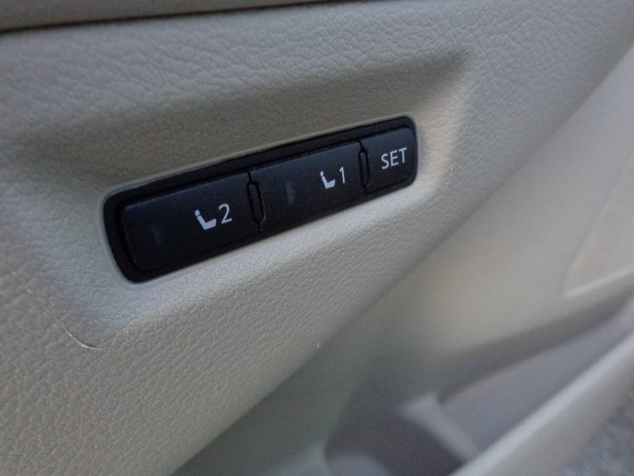 Used 2017 Nissan Murano SL image 40