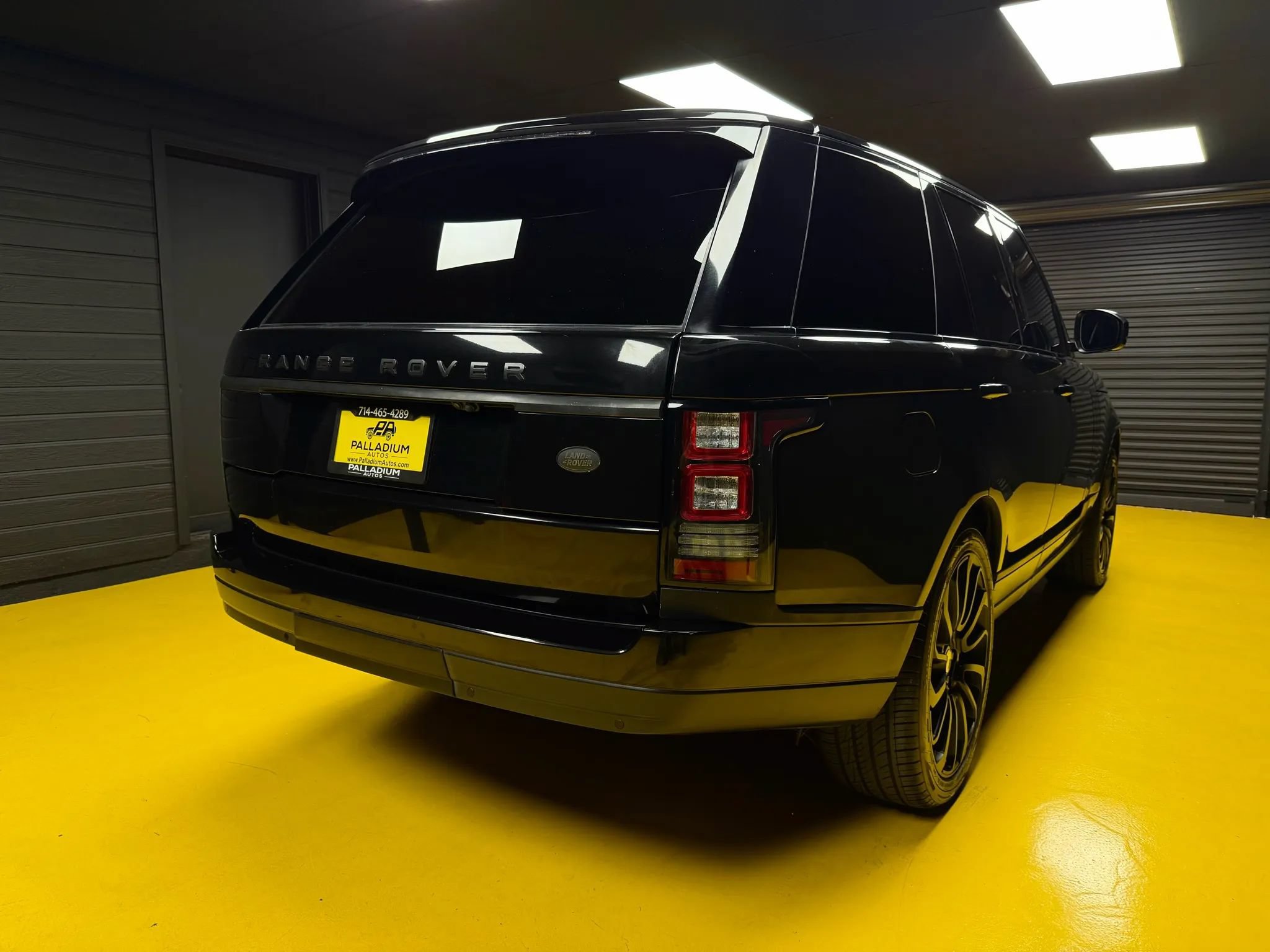 Used 2017 Land Rover Range Rover AWD/4WD image 6