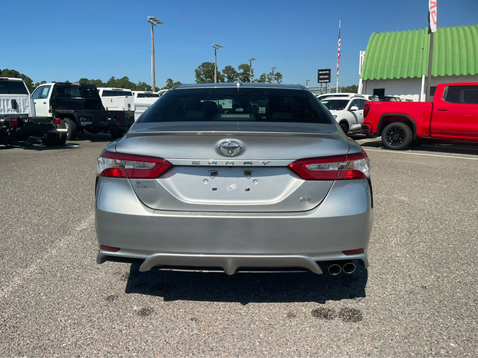 Used 2020 Toyota Camry SE FWD image 6