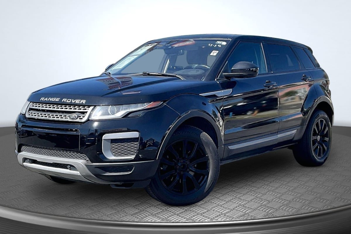 Used 2017 Land Rover Range Rover Evoque SE AWD/4WD image 12