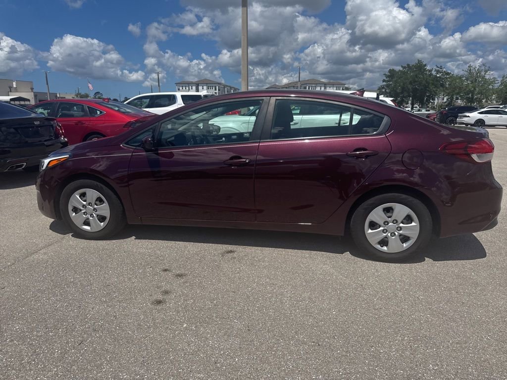 Used 2017 Kia Forte LX image 7
