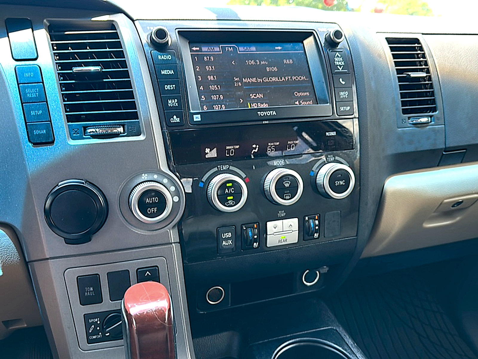 Used 2013 Toyota Sequoia Platinum RWD image 35