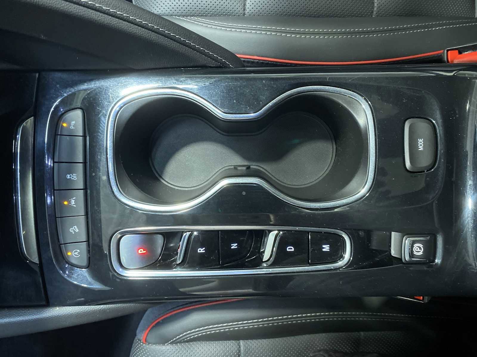 Used 2022 Buick Envision Essence w/ Sport Touring Package image 17