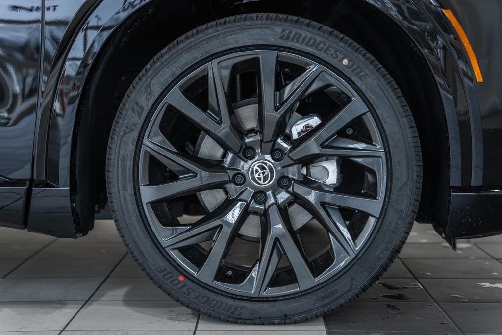 New 2025 Toyota Crown Signia image 18