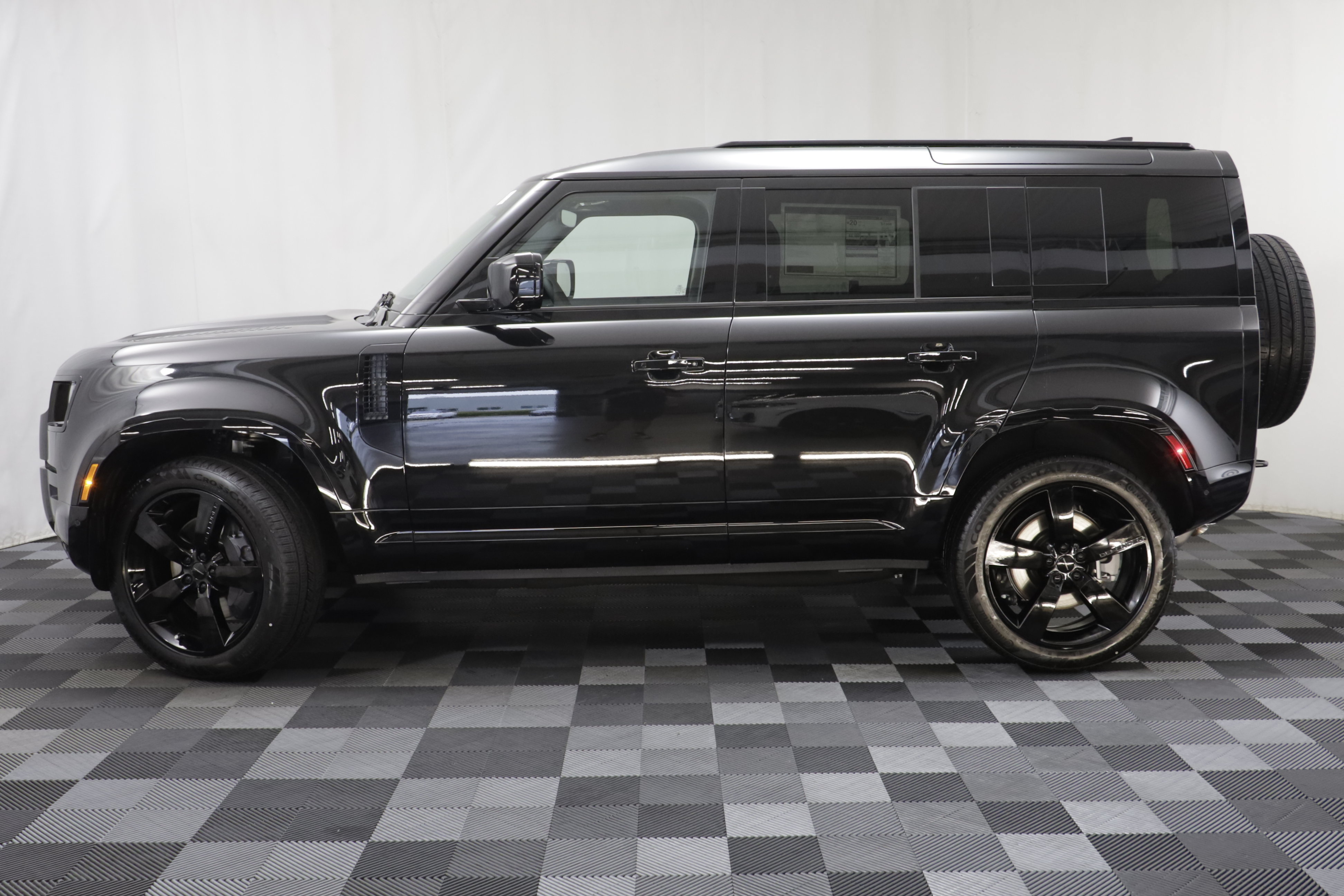 New 2026 Land Rover Defender 110 X-Dynamic SE AWD/4WD image 5