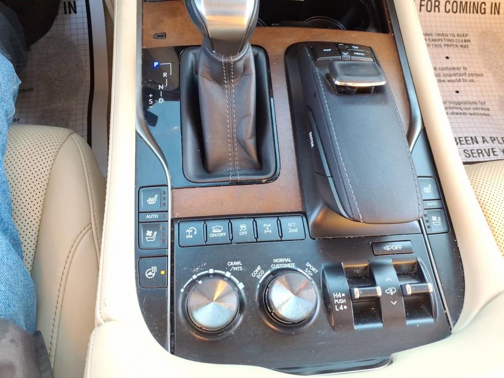 Used 2016 Lexus LX 570 4WD image 14