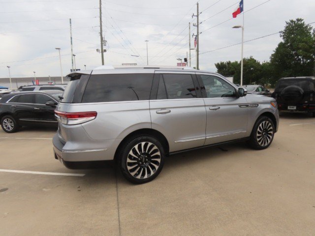 Certified 2024 Lincoln Navigator Black Label AWD/4WD image 9