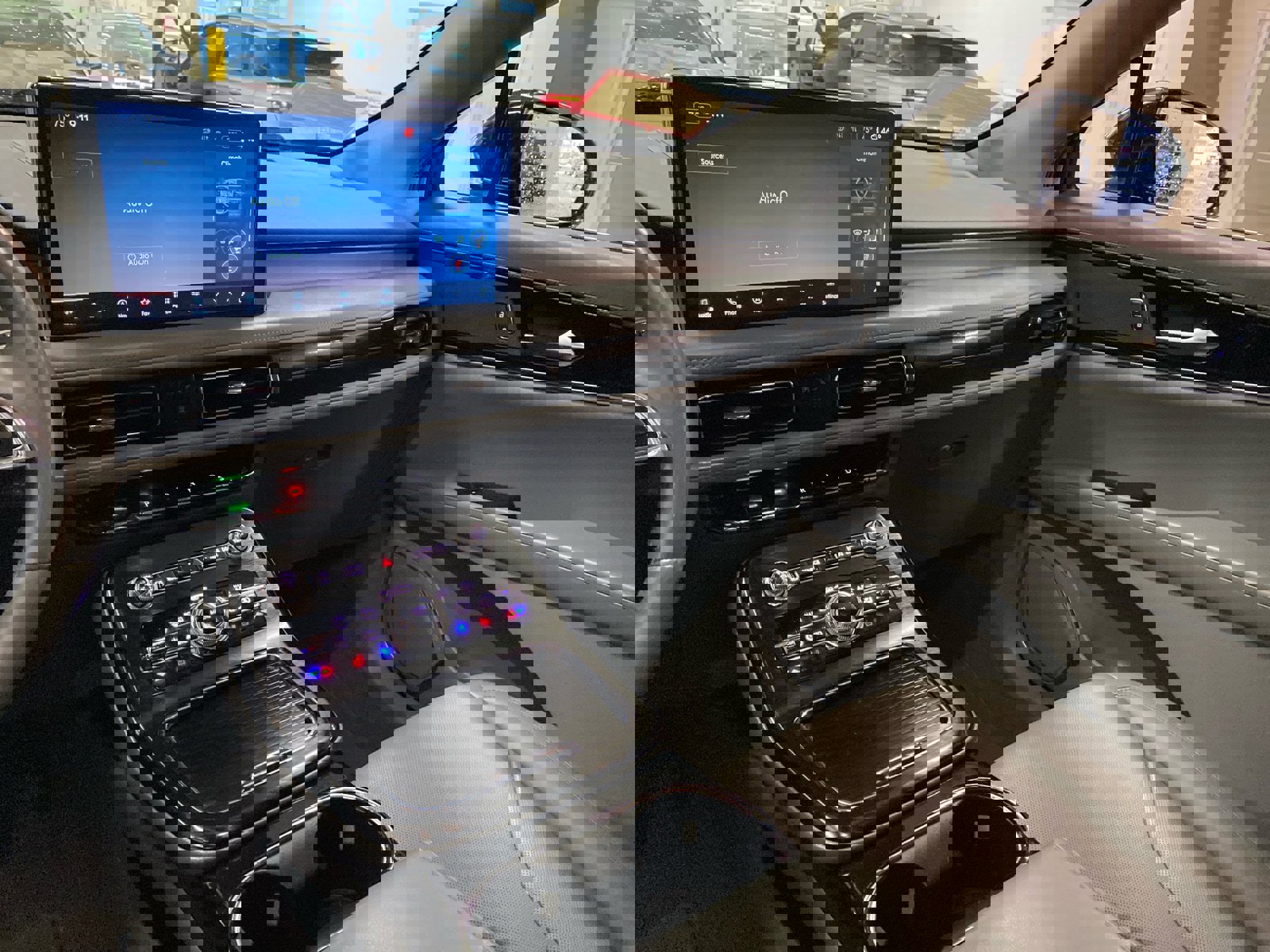 Certified 2022 Lincoln Nautilus Reserve w/ Cargo Utility Package image 12