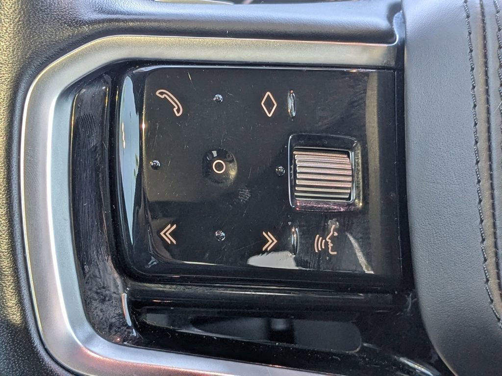 Used 2022 Land Rover Range Rover Velar R-Dynamic S image 27