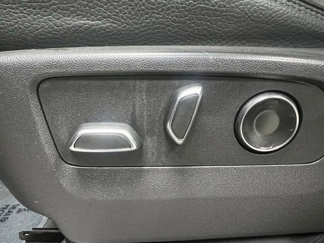 Used 2025 GMC Sierra 3500 Denali w/ Denali Reserve Package AWD/4WD image 24