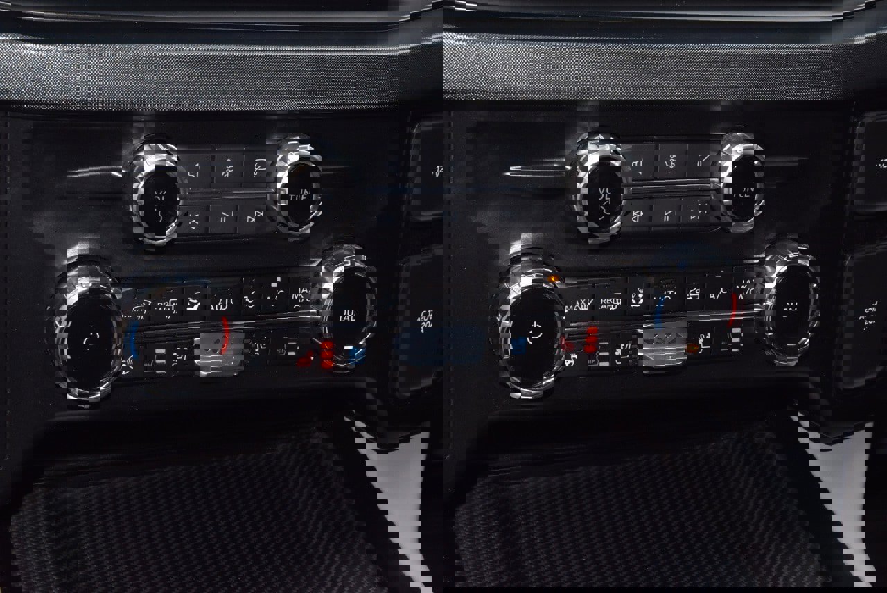 Used 2024 Ford F350 Limited image 29