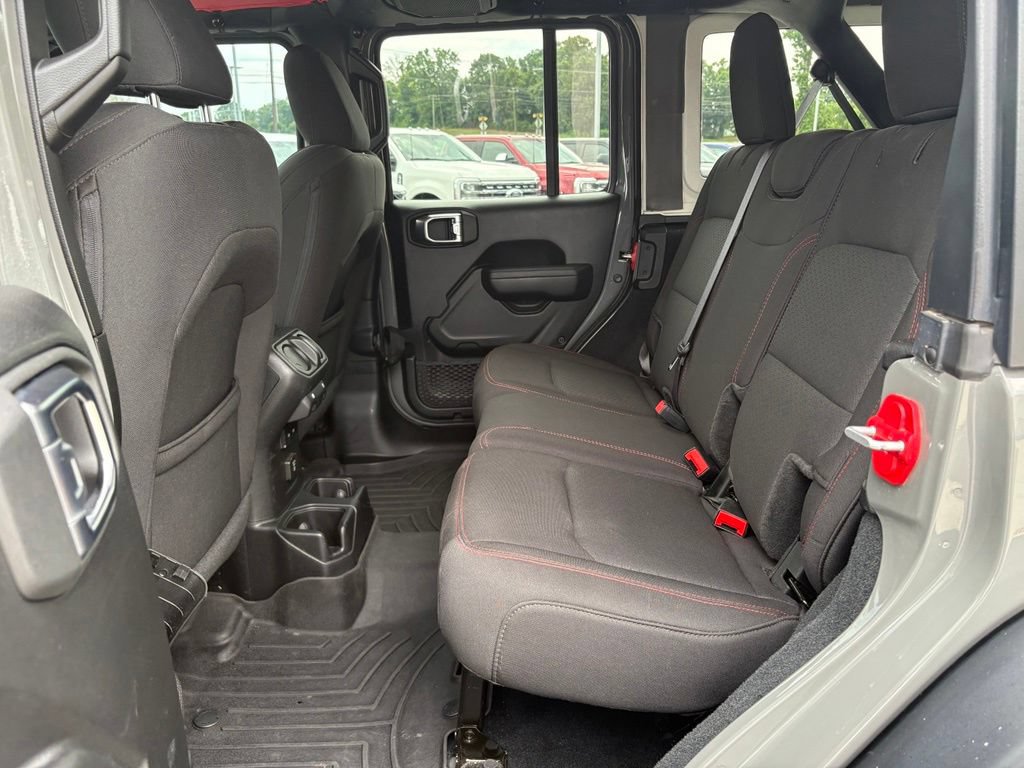 Used 2023 Jeep Wrangler Unlimited Rubicon w/ Cold Weather Group AWD/4WD image 14