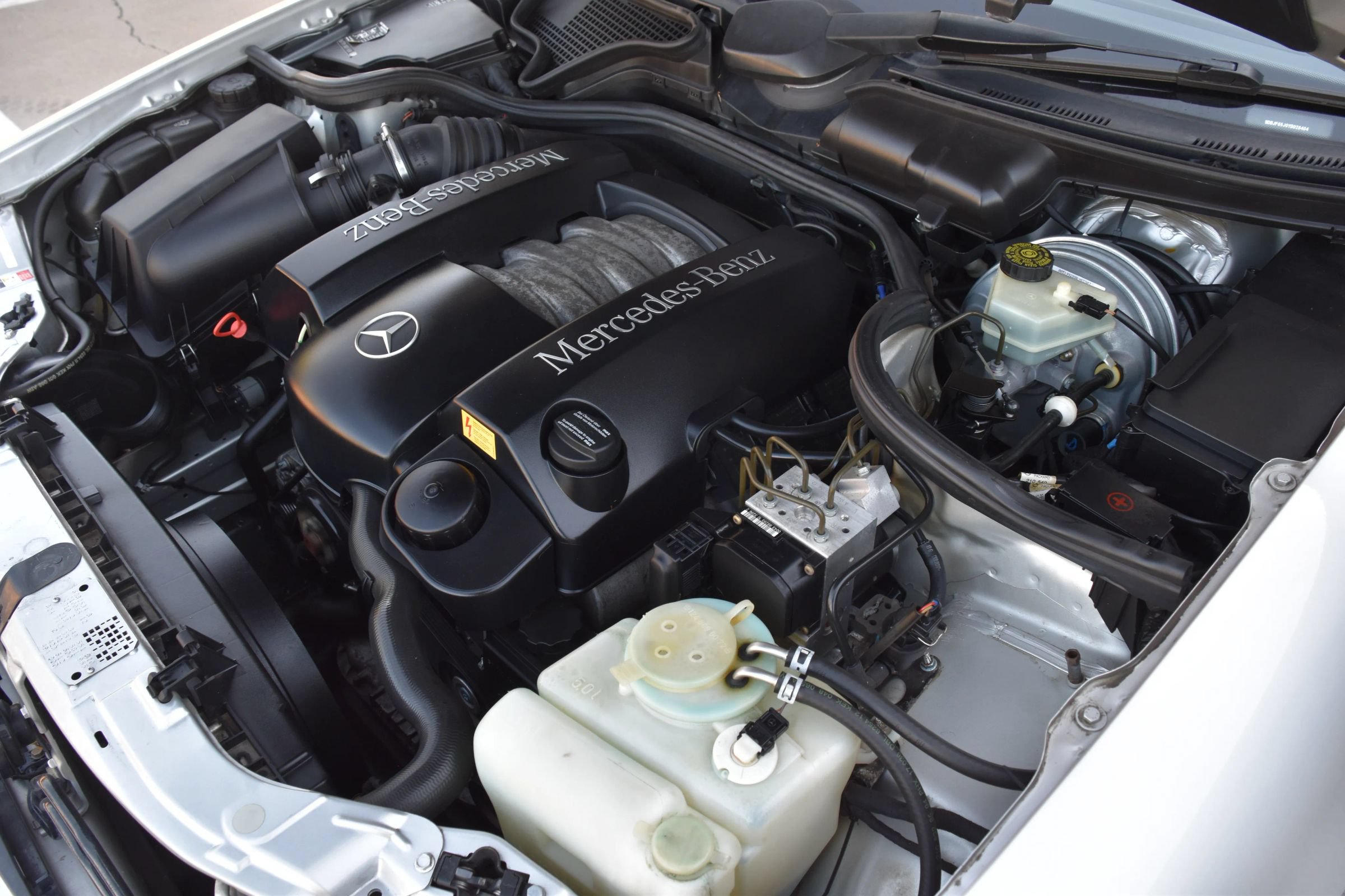 Used 2000 Mercedes-Benz E 320 Sedan image 12