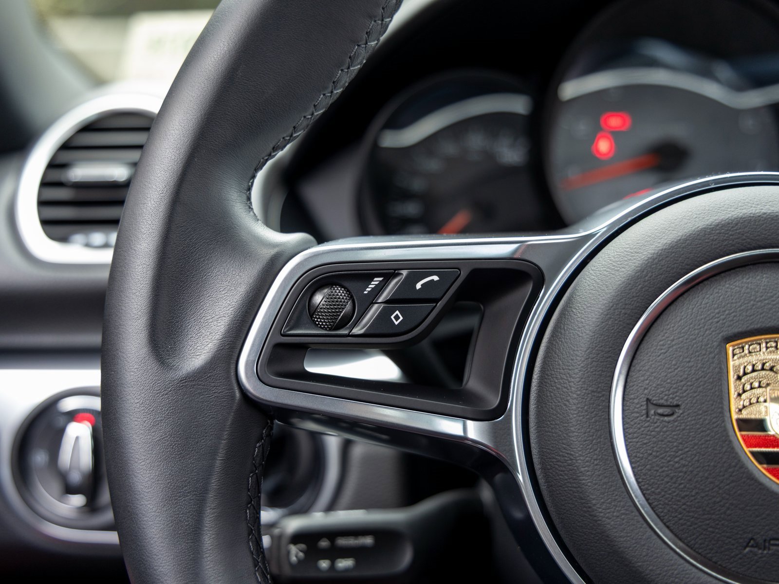 Certified 2025 Porsche 718 Boxster S image 30