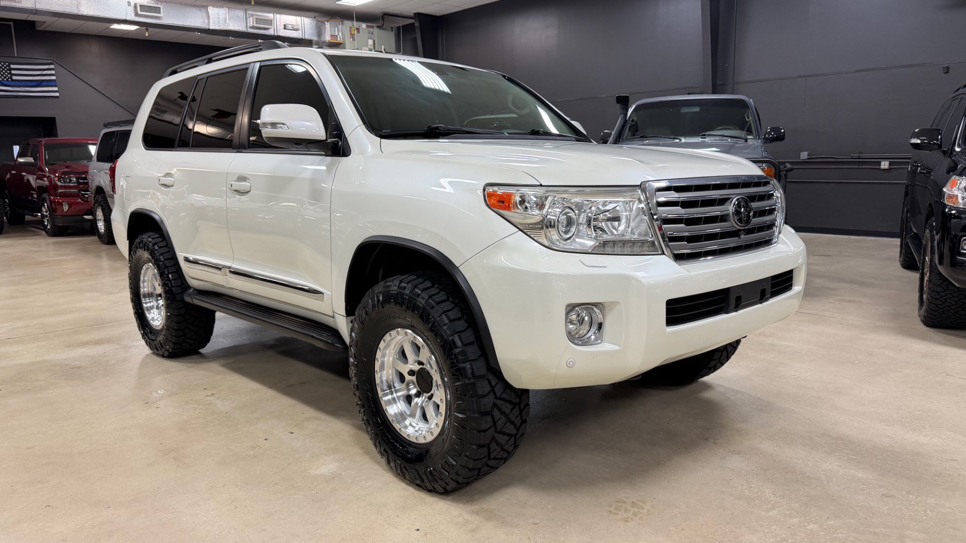 Used 2014 Toyota Land Cruiser AWD/4WD image 11