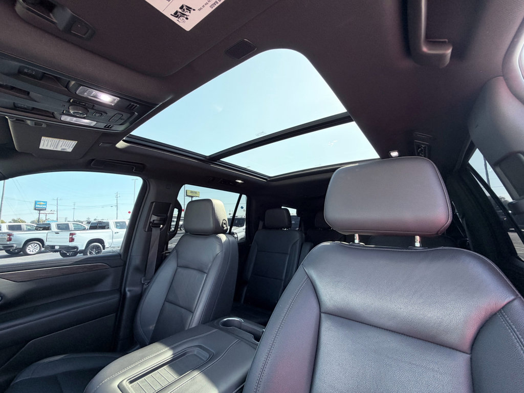 Used 2022 Chevrolet Tahoe Z71 w/ Z71 Off-Road Package AWD/4WD image 13