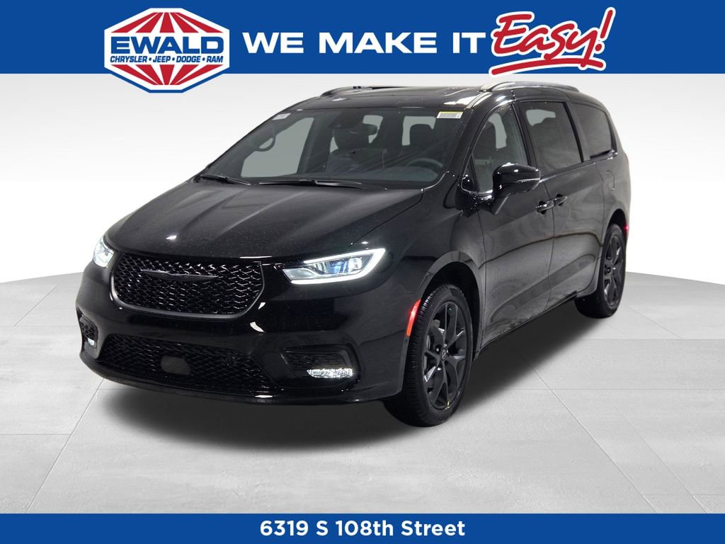 New 2026 Chrysler Pacifica Limited w/ S Appearance Package image 16