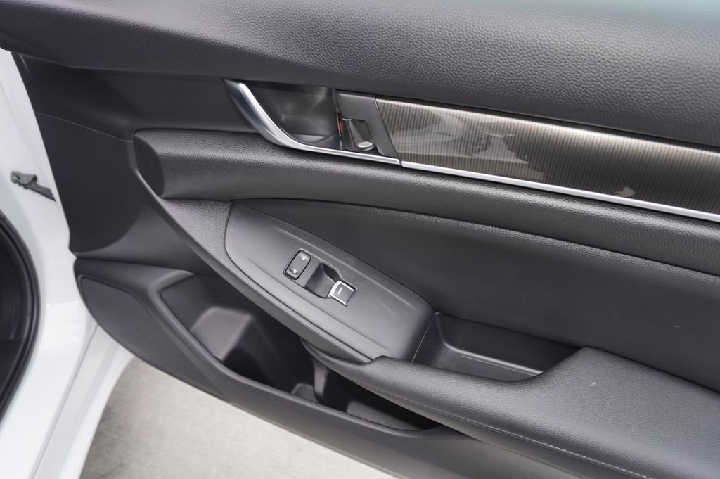 Used 2021 Honda Accord Sport image 10