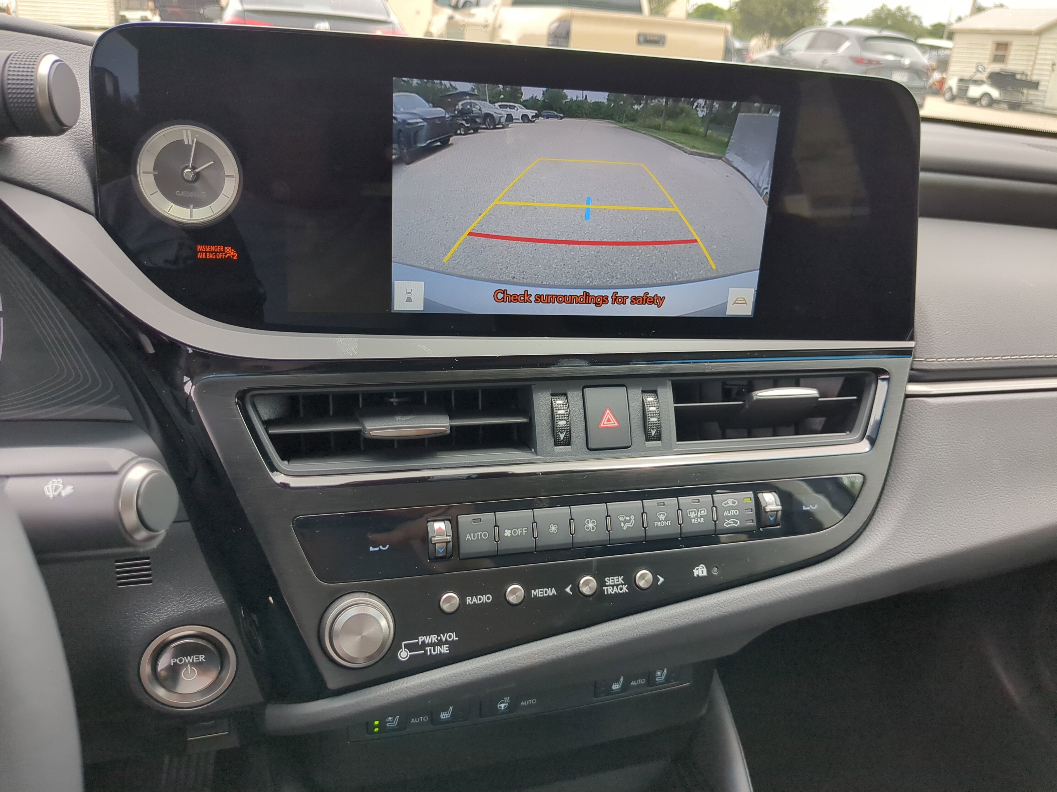 New 2025 Lexus ES 300h w/ Premium Package image 24