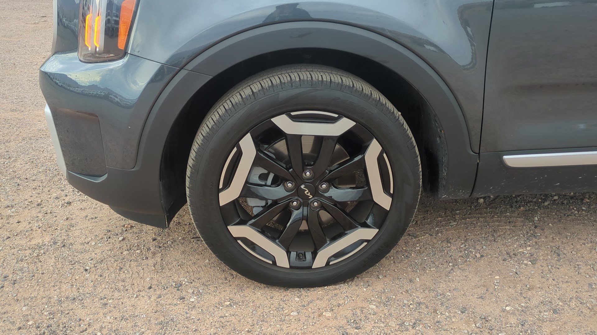 Used 2024 Kia Telluride S w/ S Sunroof Package image 11