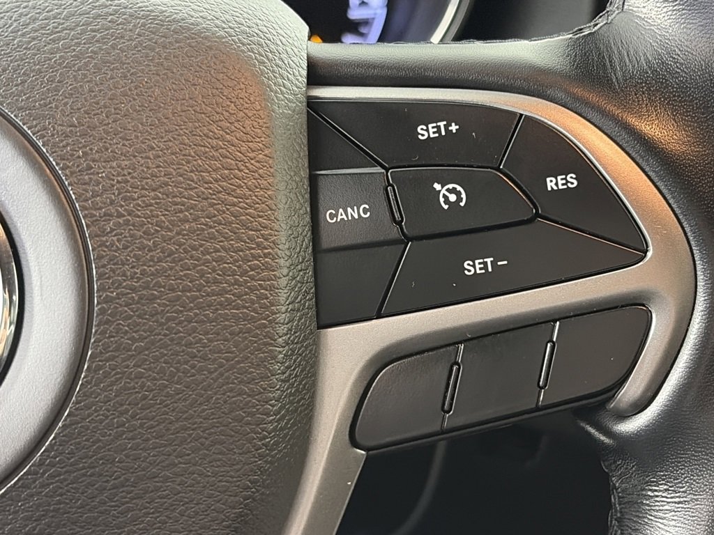 Used 2022 Jeep Grand Cherokee Laredo X image 19