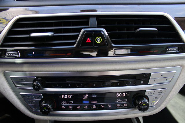 Used 2016 BMW 750i xDrive image 57