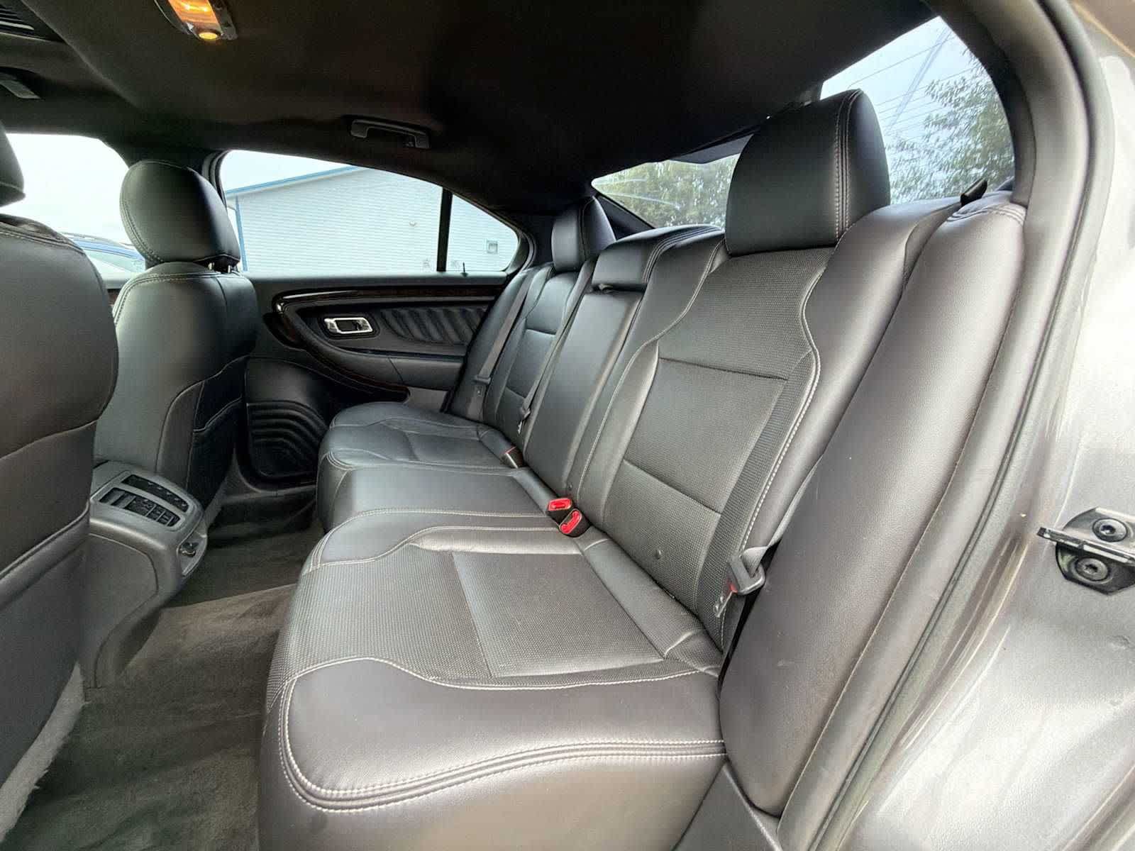 Used 2013 Ford Taurus Limited FWD image 17
