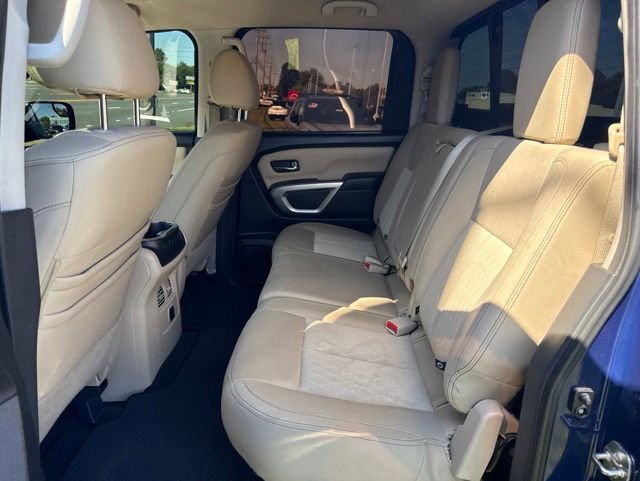 Used 2017 Nissan Titan SV AWD/4WD image 12