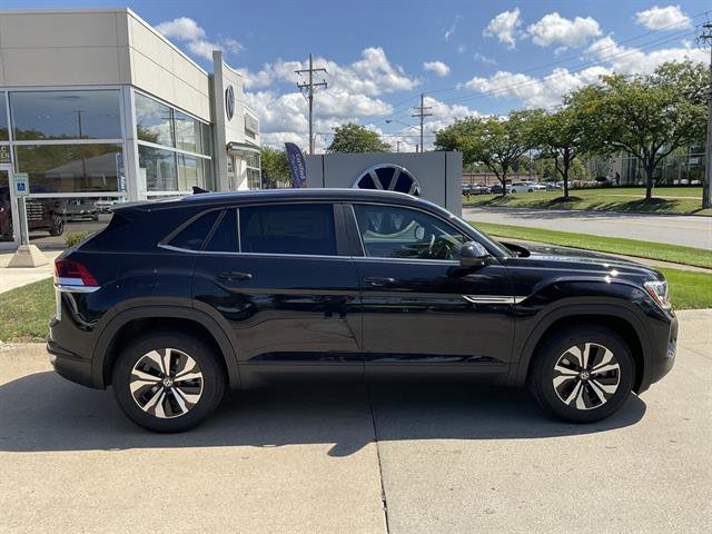 New 2026 Volkswagen Atlas Cross Sport SE image 2