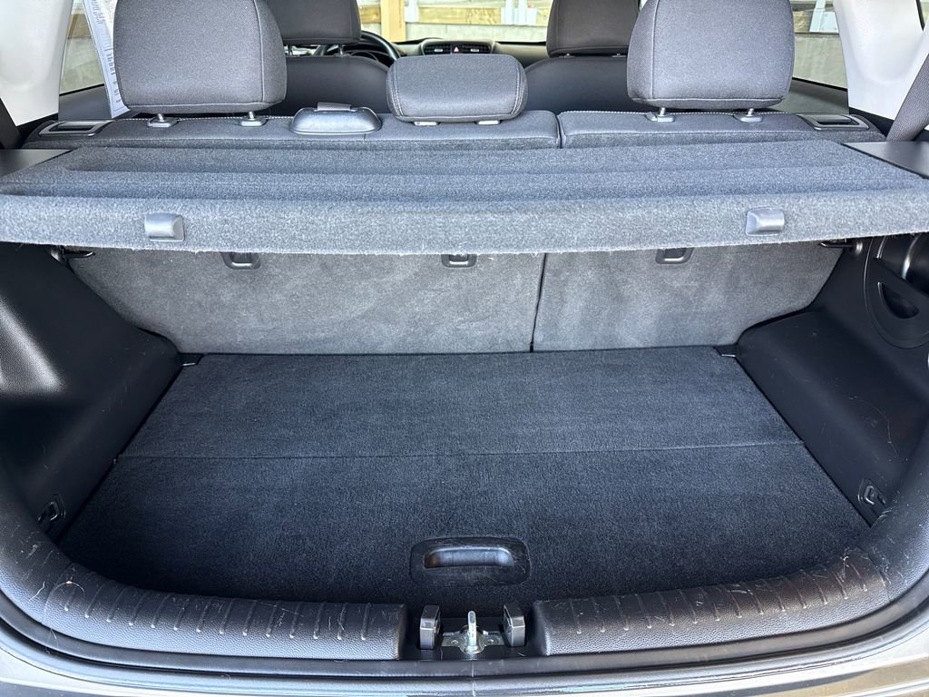 Used 2017 Kia Soul + image 9